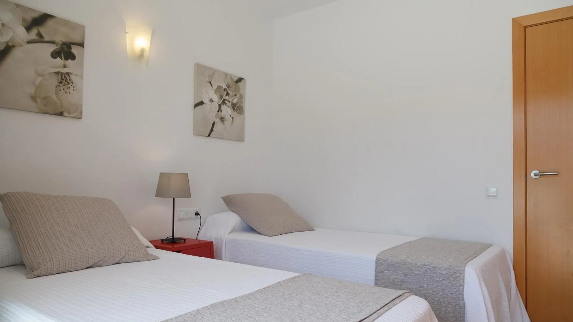 Uhc Spa Aqquaria Family Complex Salou 0*,  İspanya
