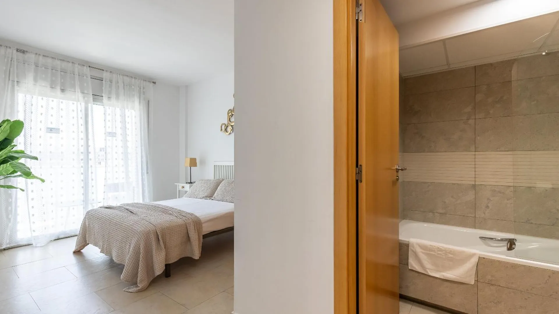 Uhc Spa Aqquaria Family Complex Salou Appartement